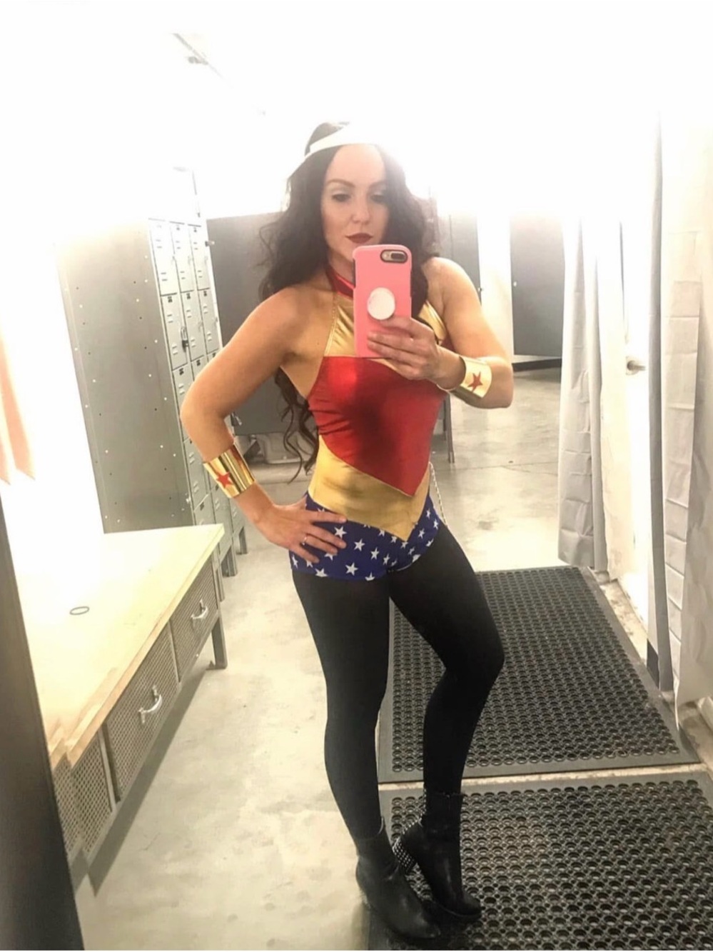 Wonder-Inspired Black Leggings with Gold-Accent Waist Size small 3/4